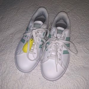 Adidas cloudform sneakers NWT